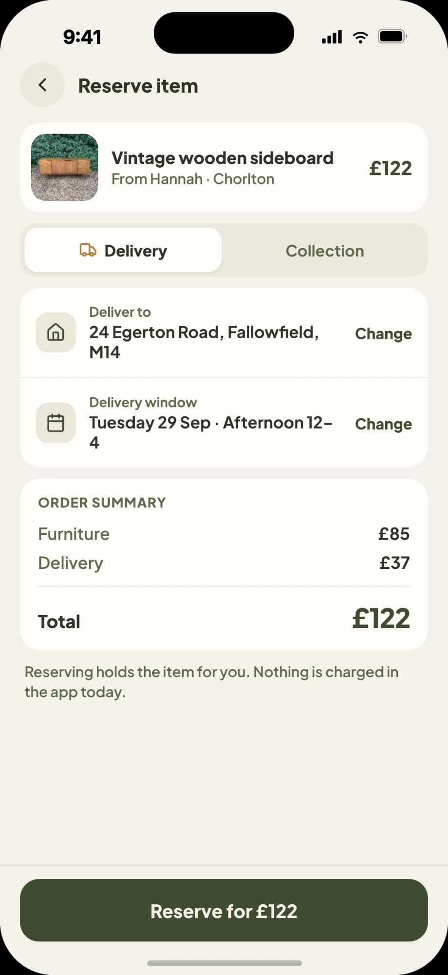 Reserving an item for delivery, with the delivery address, the chosen window and an order summary.